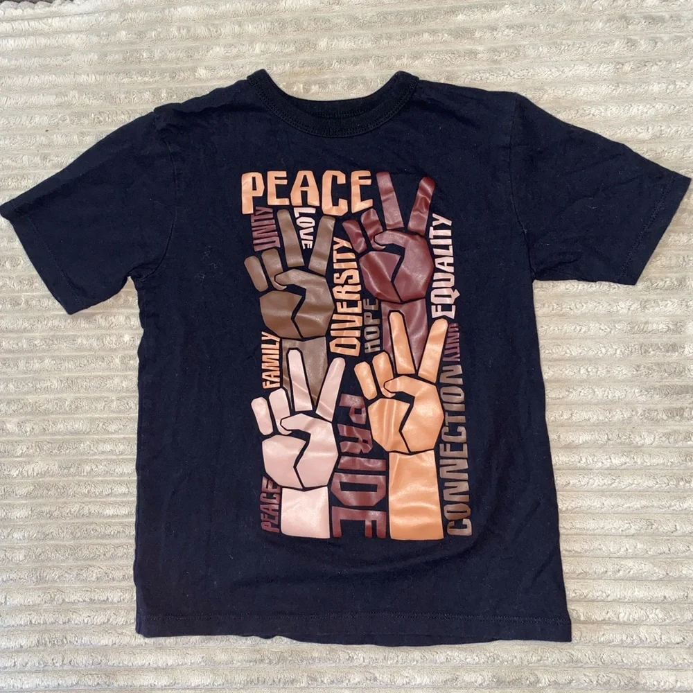 ✌🏽Unity Graphic Tee – Children’s Place Size 5/6